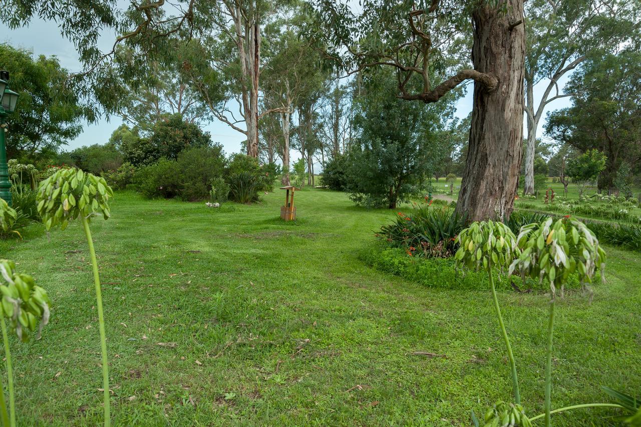 Tajmabarn Fullcircle Farm 6 Roundhill Rd Wilton Bed & Breakfast Exterior photo